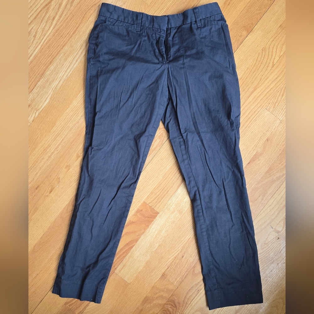 Ladies Gap Slim Cropped Gray Stretch Khakis Size Zero (0)